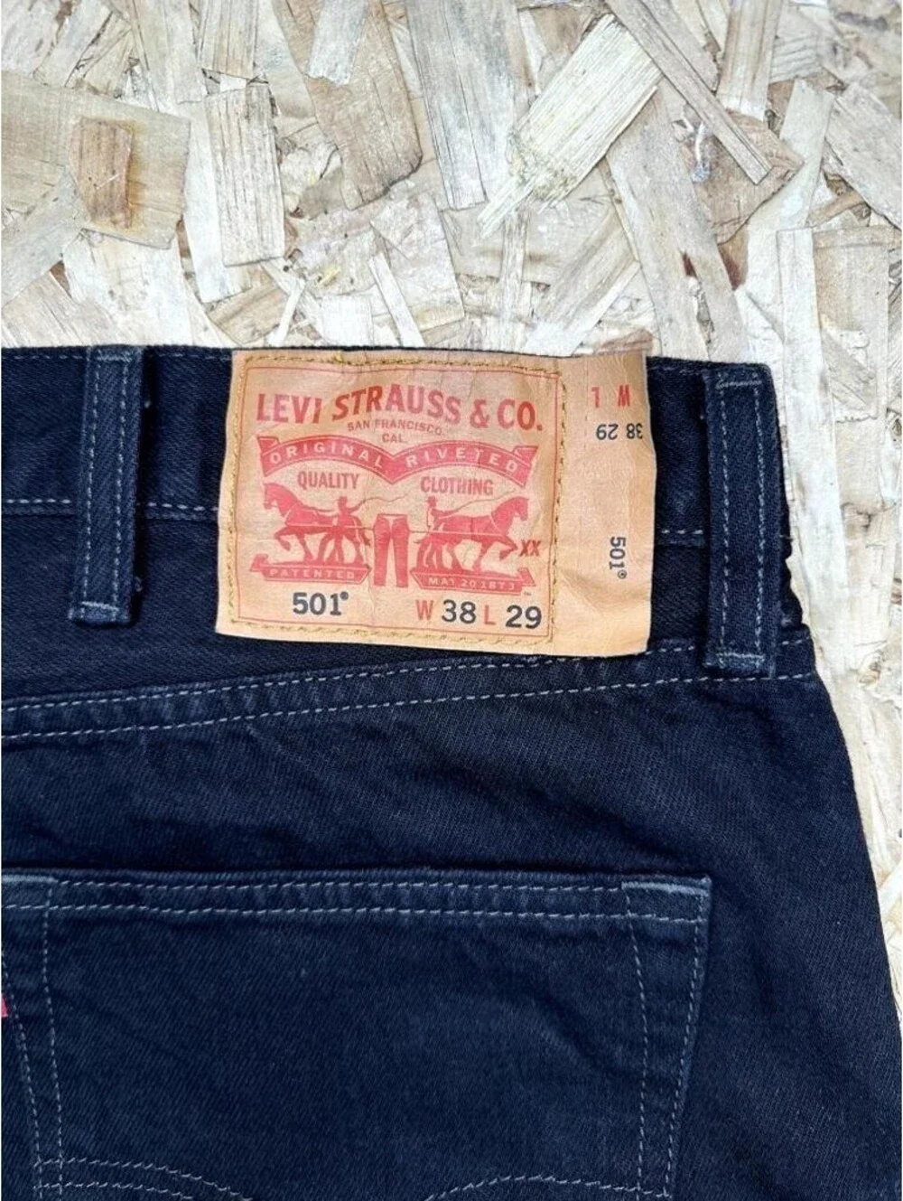 Levis 501 Original Fit Jeans Mens 38x29 Dark Wash Indigo Blue Denim Button Fly